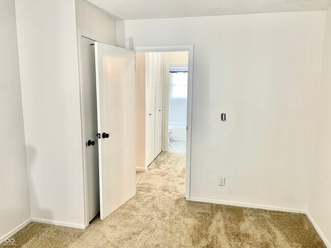 Building Photo - 6711 Willow Wy