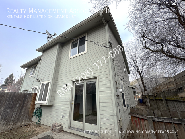 Building Photo - 3 Bedroom Duplex on Boise Bench~ Orchard &...