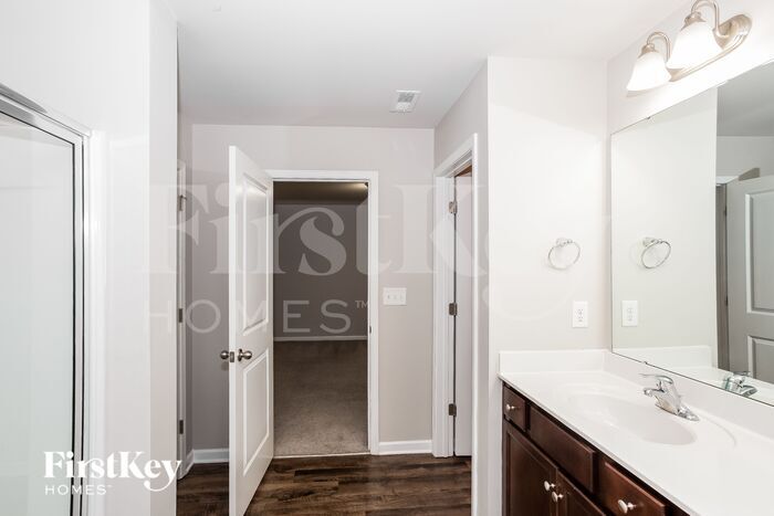 Building Photo - 9612 Hamel St