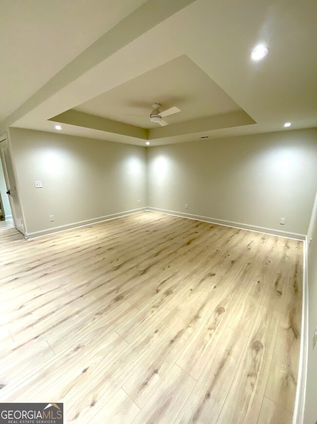 Building Photo - 886 Moore Rd