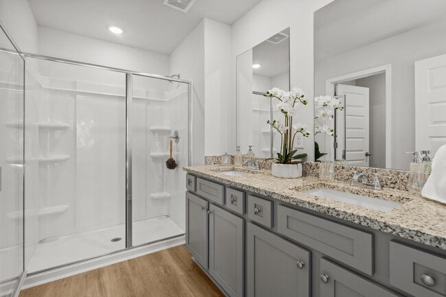 Building Photo - 3 Bed 2.5 bathroom townhomes in Flowery Branch!