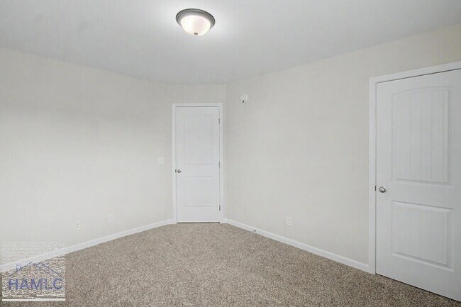 Building Photo - 319 Herty Ln