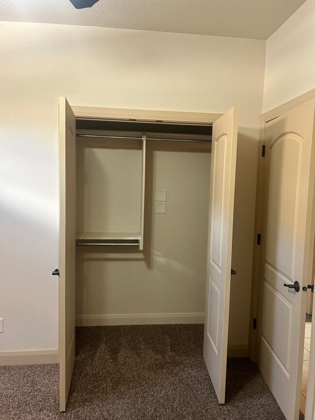 Building Photo - La Verkin Charm!