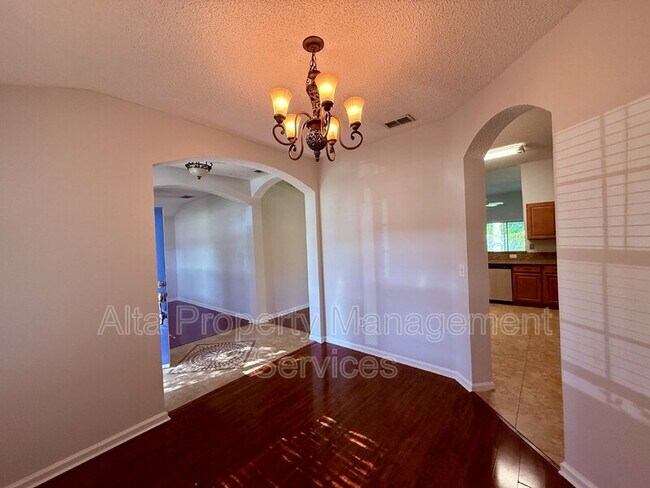 Building Photo - 2462 Coachman Lakes Dr