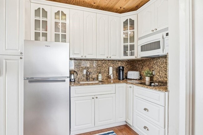 Building Photo - 310 Harrison St