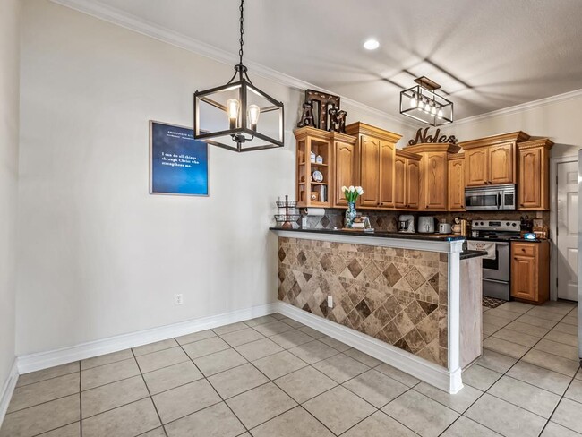 Building Photo - 1633 Cross Pointe Way