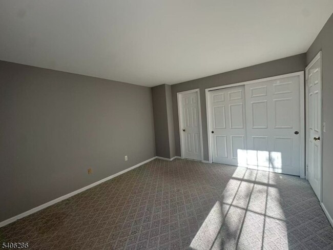 Building Photo - 95 Jamestown Rd