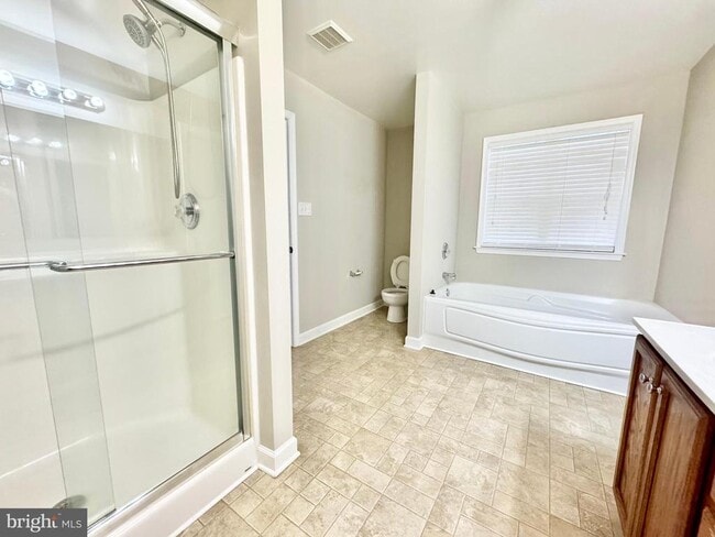 Building Photo - 15 Delhi Ct