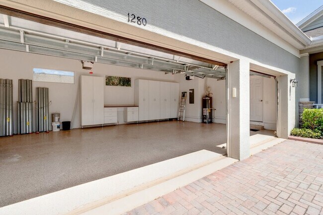 Building Photo - 1280 S Village Square