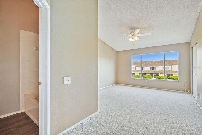 Building Photo - 6355 Bayside Key Dr