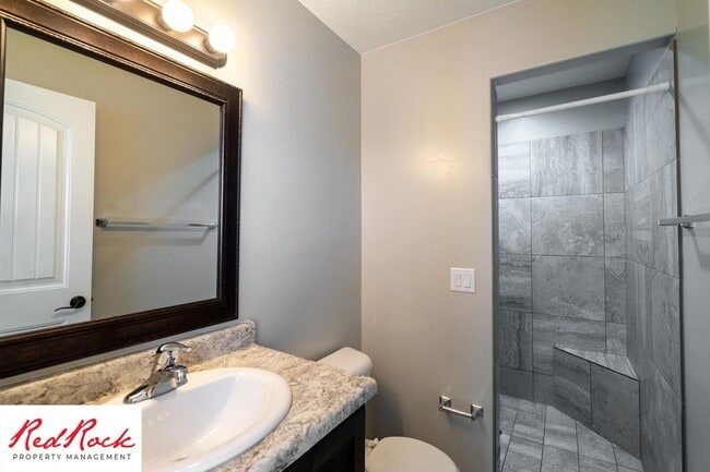 Building Photo - 4 Bedroom Spacious St. George Home with Large Backyard