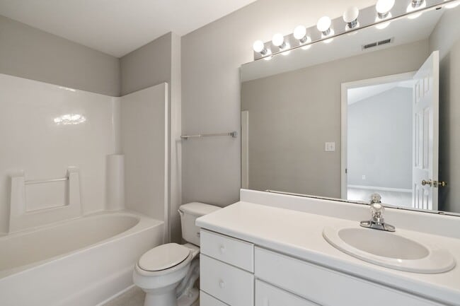 Building Photo - Available Early June! Renovated 3 bedroom 2.5 bath End Unit in NE Raleigh