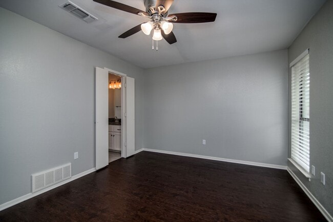 Building Photo - Wonderfully Updated Home in Outstanding Ne...