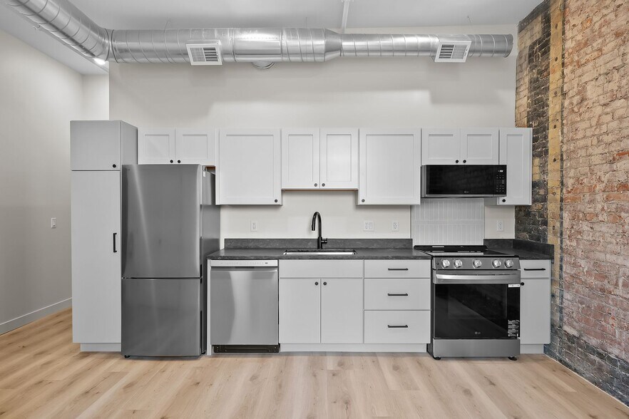 Building Photo - 266 E Michigan Ave