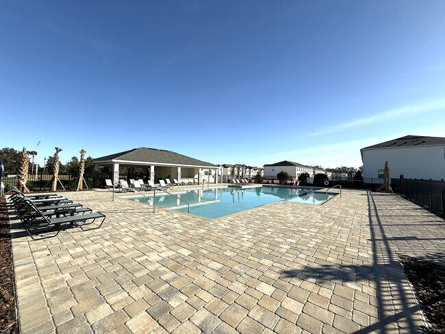 Building Photo - 1967 Tamarack Pass