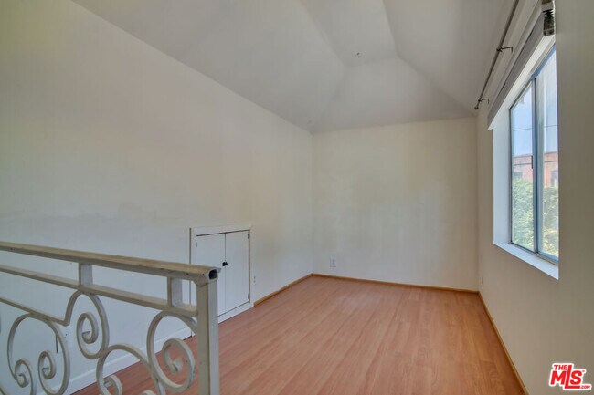 Building Photo - 641 N Martel Ave