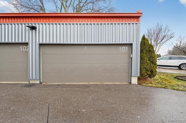 Building Photo - 293 N 2nd St