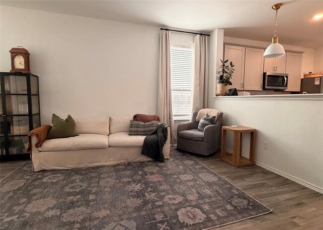 Building Photo - 112 Bennington Dr