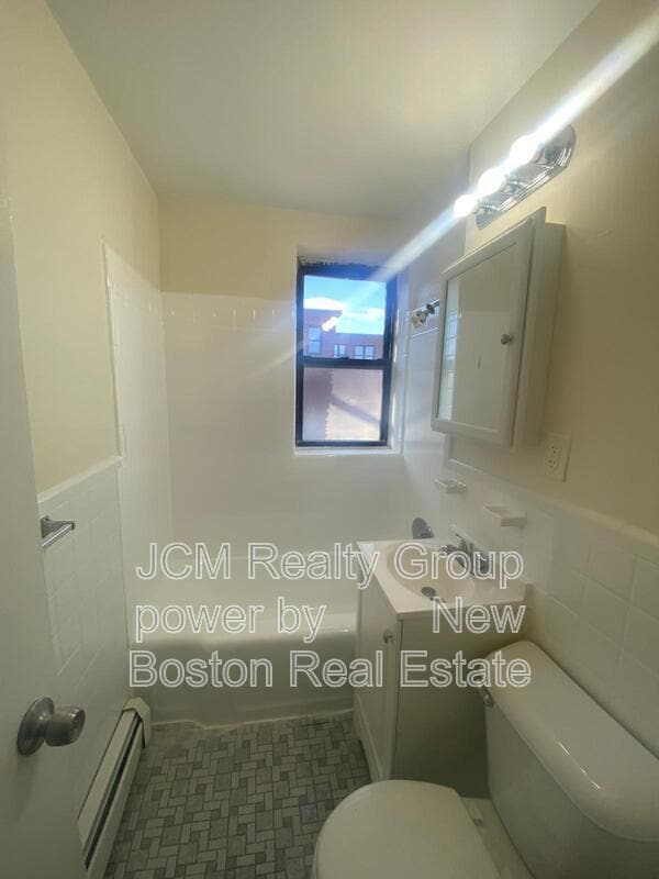 Building Photo - 15 Victory Rd