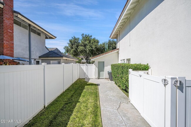 Building Photo - 2094 Bridgegate Ct