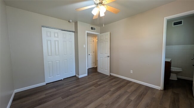 Building Photo - 303 Eggering Dr