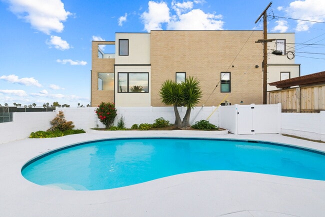 Building Photo - 1404 Lieta St