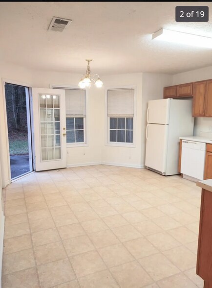 Building Photo - 122 Bach Dr
