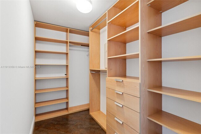 Building Photo - 16699 Collins Ave