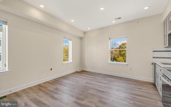 Building Photo - 511 Gorgas Ln