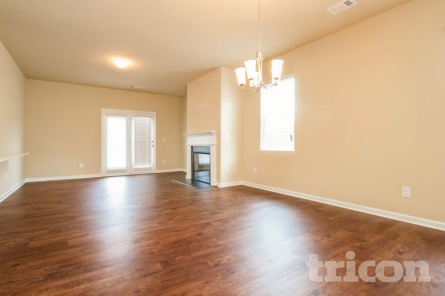 Building Photo - 114 Hayes Park Dr