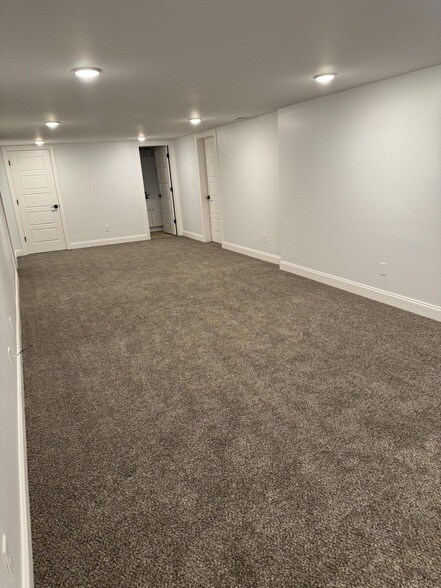 Building Photo - 753 Amanda Ct