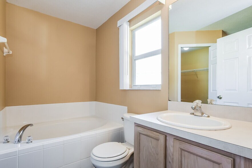 Building Photo - 30400 Pga Dr