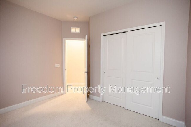 Building Photo - 17137 Branched Oak Rd