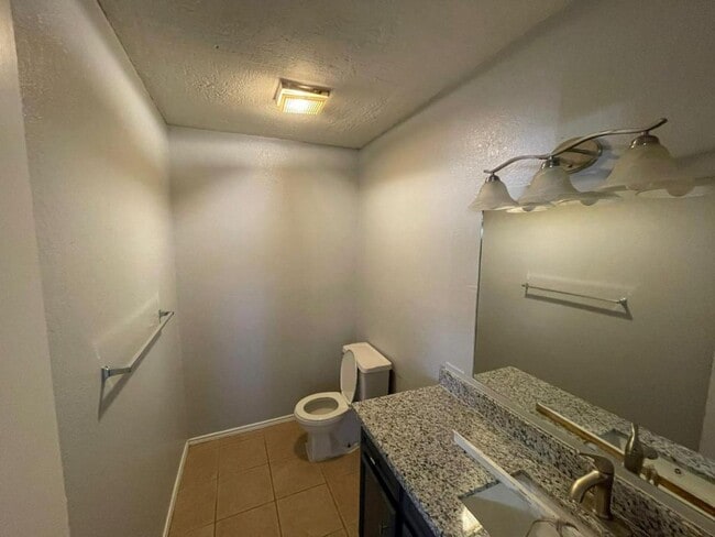 Building Photo - 3505 N 23rd Ln, unit 210