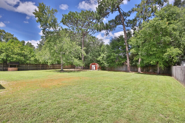 Building Photo - 213 Walker Cir W