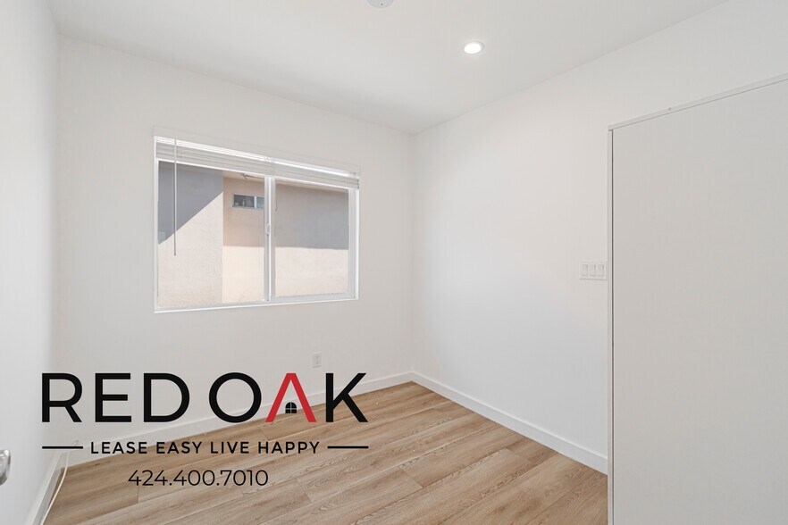 Building Photo - 228 Stepney St