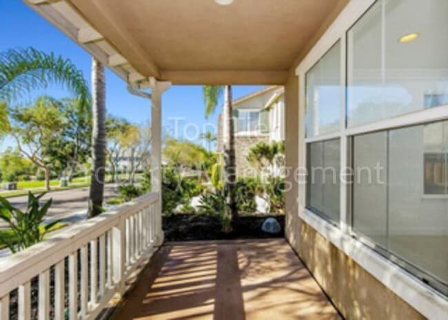Building Photo - Spectacular 3 Bd + Den/Office, 2.5 Ba, 254...