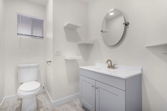 Building Photo - 936 W Rio Salado Pkwy