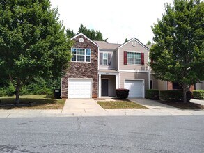 Building Photo - Beautiful Townhome in Berkshire!