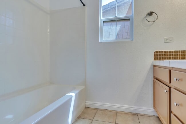 Building Photo - 8798 Nozay Ln