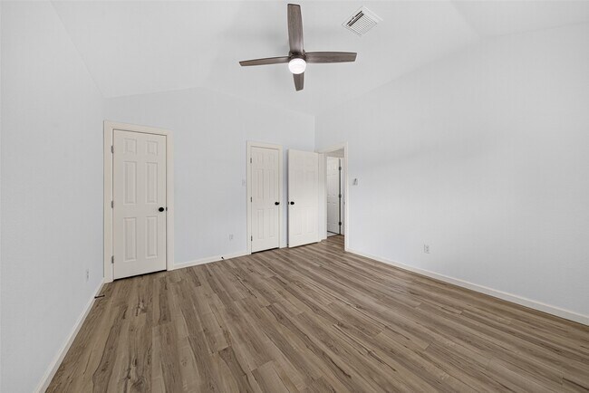 Building Photo - 17006 Enchanted Cir E