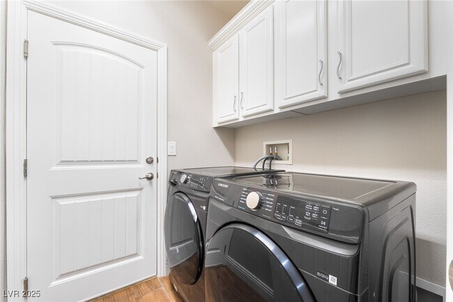 Building Photo - 9986 Panguitch Lake Ct