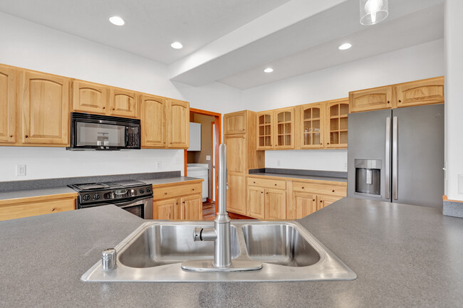 Kitchen - 251 Dune Dr