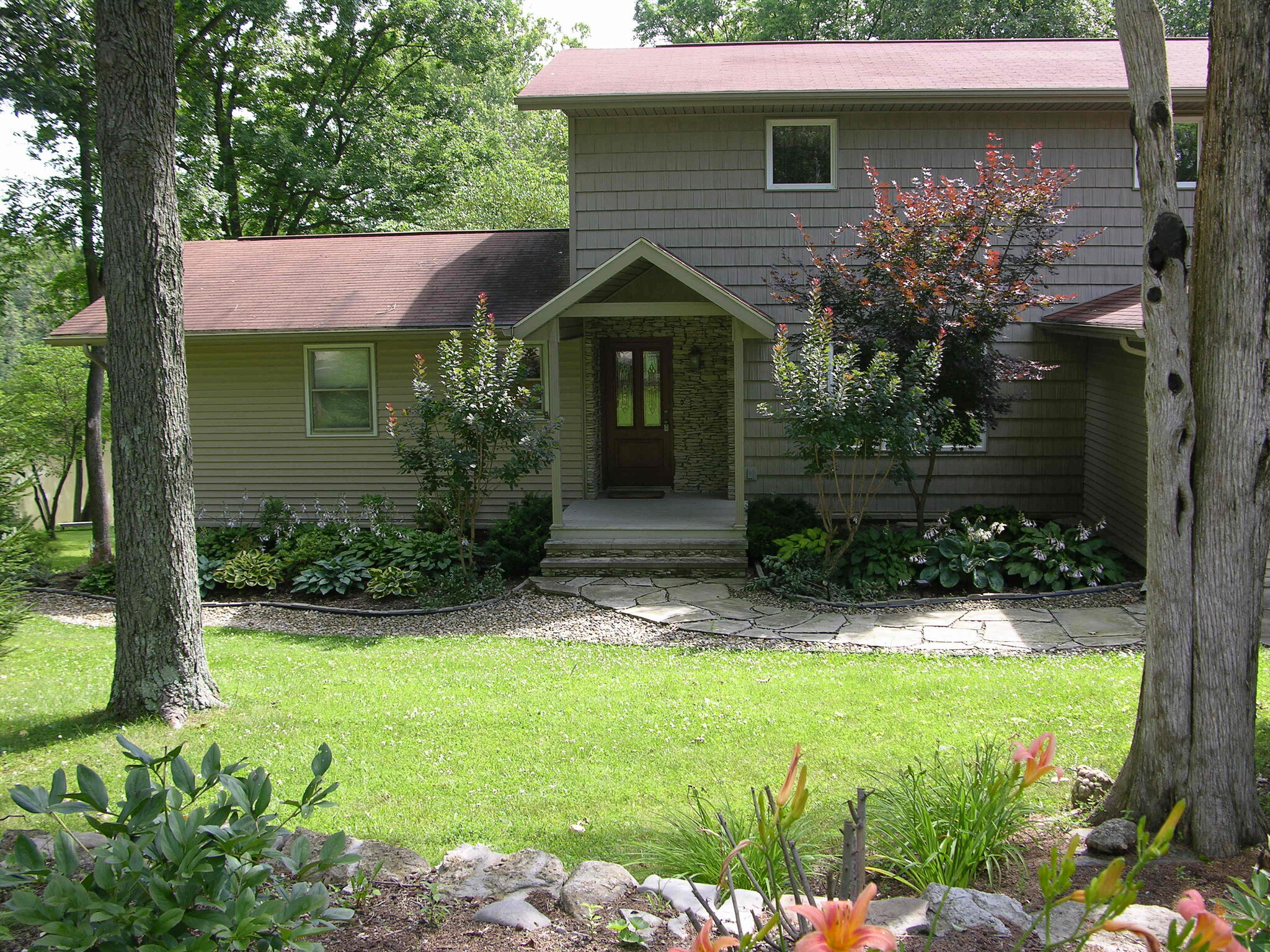 Building Photo - 1545 S Stone Dr