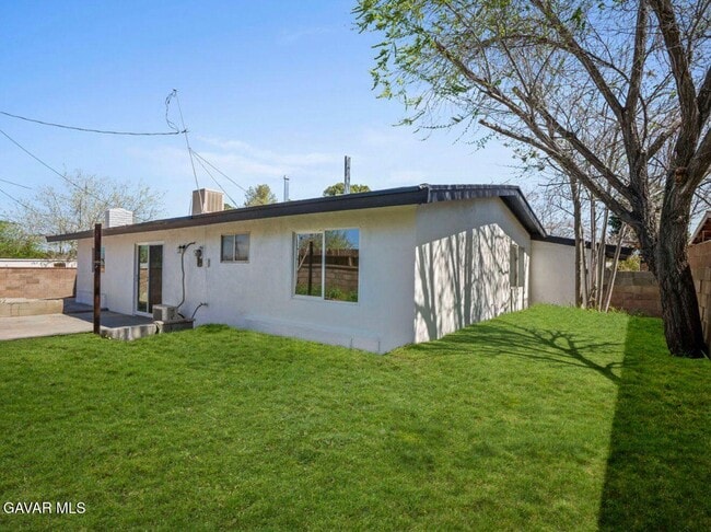 Building Photo - 44715 Gingham Ave
