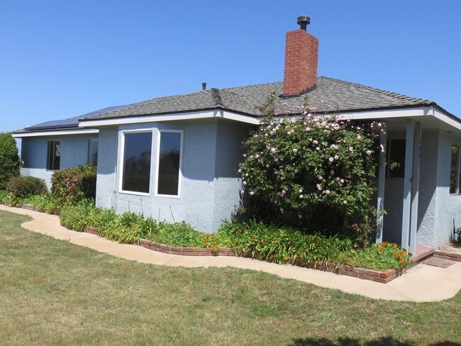 Primary Photo - 3bd/2ba + 1bd/1ba country living home