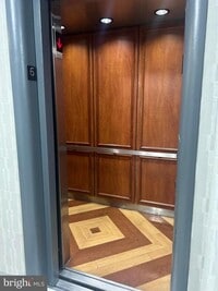 Building Photo - 922 24th St NW