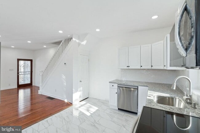 Building Photo - 1200 S Ruby St