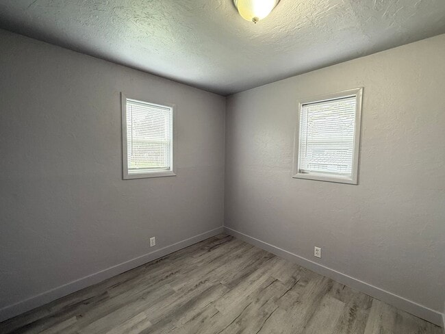 Building Photo - Freshly Updated Thurston Home!