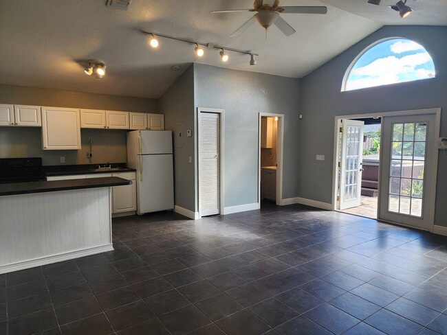 Building Photo - 5632 Pinerock Rd